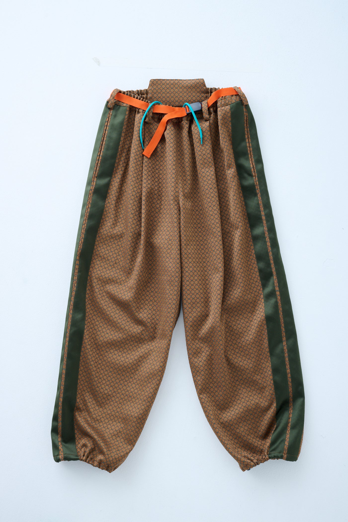 Ring pattern jacquard shirred pants